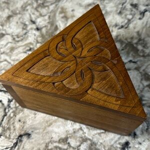 Celtic Knotwork Carved Wood Triangle Shaped Box Irish Red Lined Trinket Jewelry